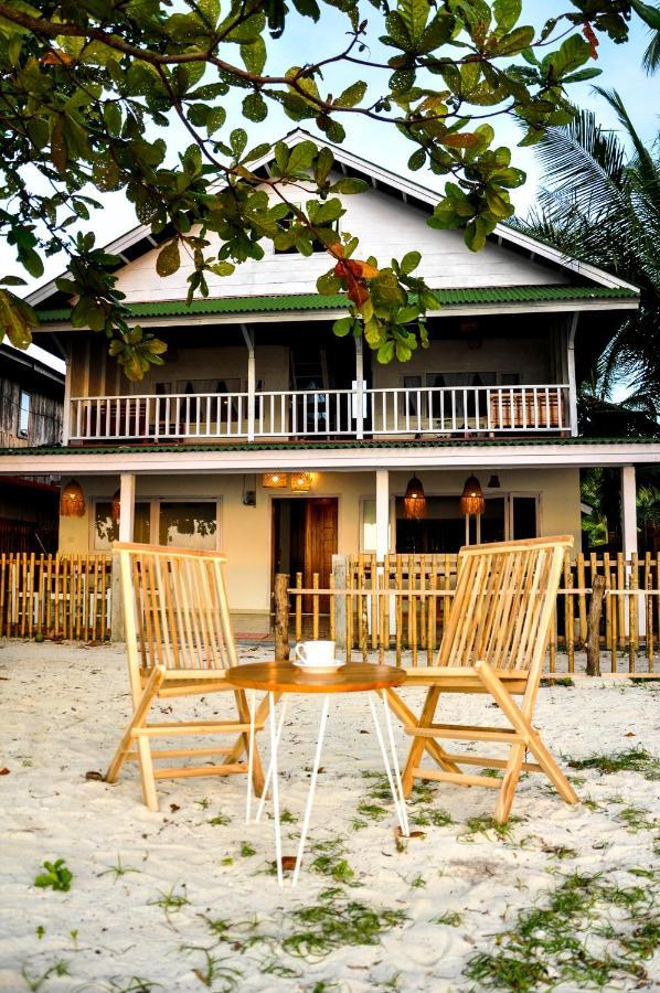 Hotel Crow'S Nest Tua Pejat Exterior foto