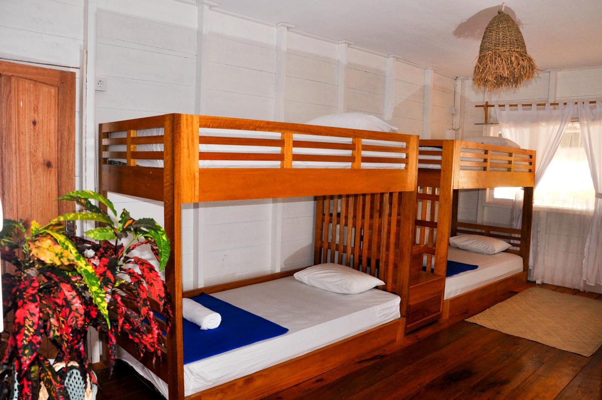 Hotel Crow'S Nest Tua Pejat Exterior foto